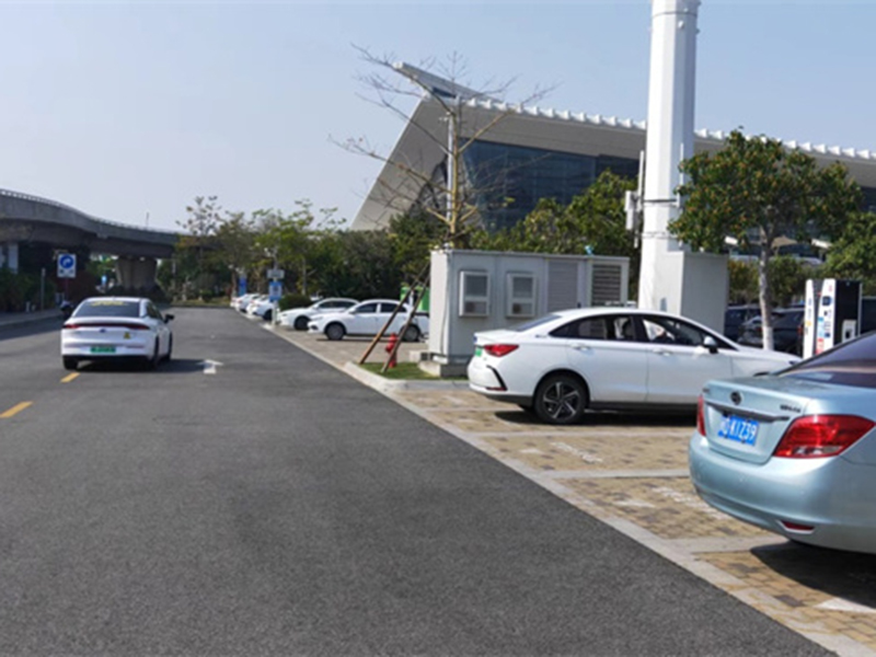 厦门机场T4停车场充电站