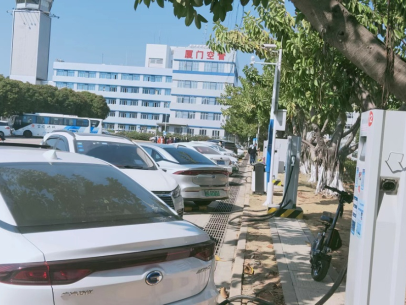 厦门机场T3东停车场充电站
